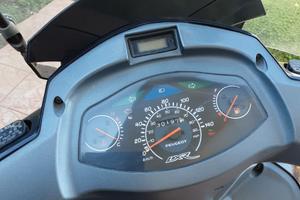 Scouter PEAUGEOT LXR 200