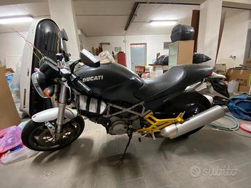 Ducati Monster 800