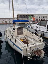 Barca a vela e motore
