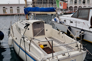 Barca a vela e motore