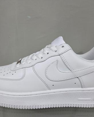 scarpe nike air force 1'07 Bianca