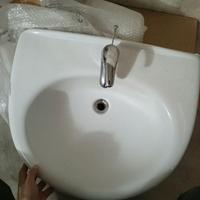 Lavandino con colonna