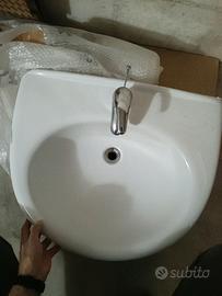 Lavandino con colonna