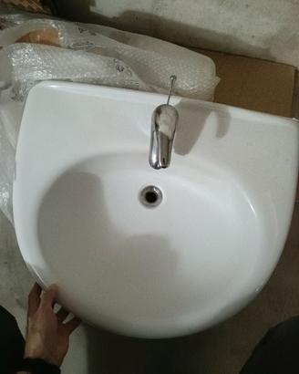 Lavandino con colonna