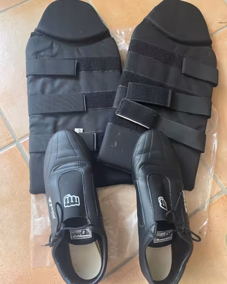Scarpe arti marziali e paratibie