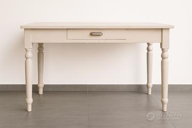 Antica scrivania di scuola