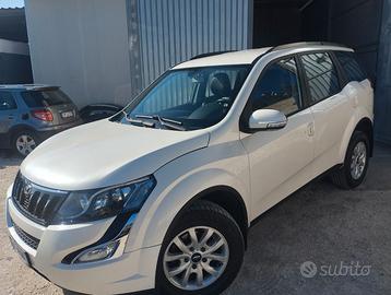 Mahindra XUV 500 autocarro