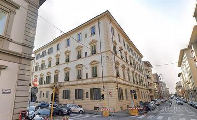 Immobile in asta di 175 m² con 5 locali e posto au