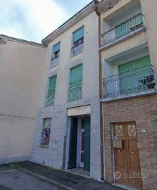 Immobile in asta di 105 m² con 3 locali a Fusignan