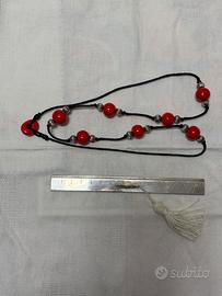 Collana cordino e perle vetro rosso