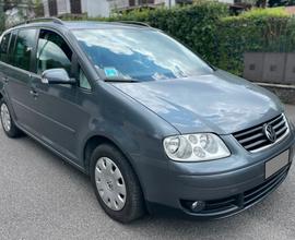Volkswagen Touran 1.6 Conceptline Bifuel G