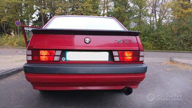 Alfa 75 3000 V6