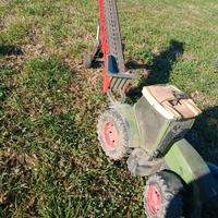 trattore con nastro trasportatore 