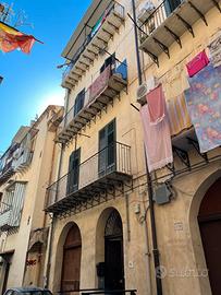 Centro storico 3 vani ben locato buon reddito