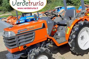 TRATTORE AGRICOLO