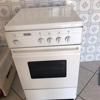 Cucina a gas Delonghi con forno integrato