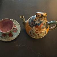 Tazzina e teiera dipinte