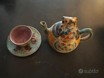Tazzina e teiera dipinte
