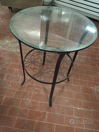tavolino in ferro battuto e vetro 