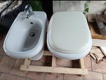Coppia di sanitari