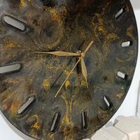 orologio artigianale in resina epossidica 