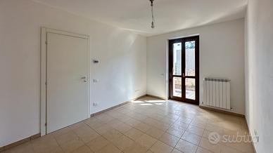 Bi locale pronto a essere abitato con P auto