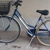 CITY BIKE DA 28 CON CESTINO GRANDE