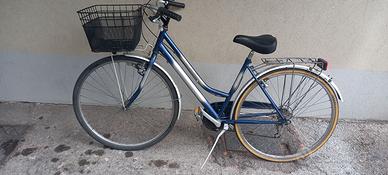 CITY BIKE DA 28 CON CESTINO GRANDE