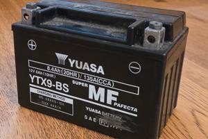 Batteria Moto/Scooter YUASA YTX9-BS 12V 8,4 Ah