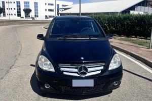MERCEDES B180