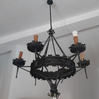 Lampadario medioevale.