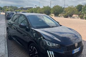 NOLEGGIO GIORNALIERO Peugeot 208 Hybrid 2026
