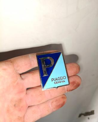 scudetto piaggio vespa Genova smaltato Picchiani e