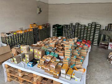 Stock di ferramenta, idraulica e serrature