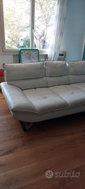 Divano in pelle bianco