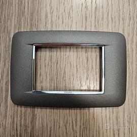 Placca Eikon Round 20683.C14 Titanio matt