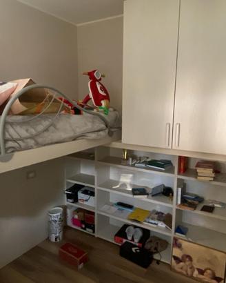 Letto con libreria e armadio
