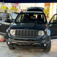 Jeep renegade  trailhawk  4x4