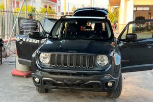 Jeep renegade  trailhawk  4x4
