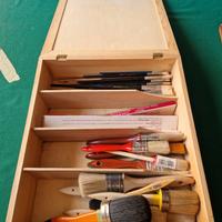 Scatola porta pennelli con pennelli inclusi