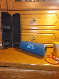 Speaker Bluetooth  JBL Flip 6 con cavo e custodia