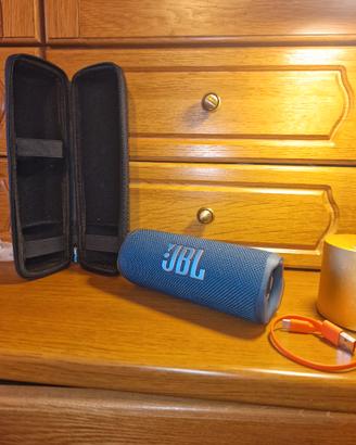 Speaker Bluetooth  JBL Flip 6 con cavo e custodia