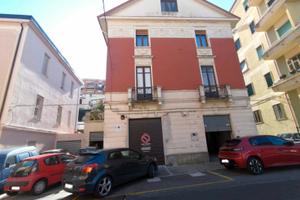 CZ centro, ampio locale commerciale