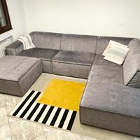 Bellissim divano moderno in perfette condizioni