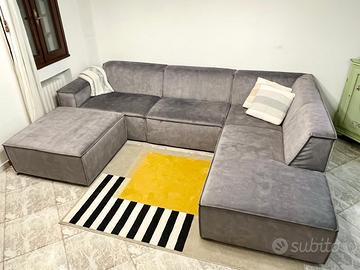 Bellissim divano moderno in perfette condizioni