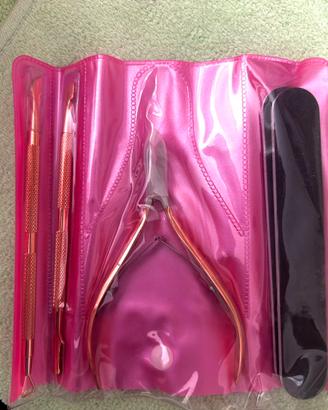 Nails-Kit completo manicure nuovo