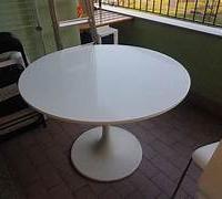 Tavolo modello Docksta Ikea