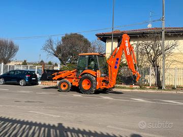 P51 Terna Hitachi FB100 con telescopico e mordente