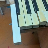 Meccaniche,avorio e accordature pianoforti