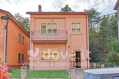Casa indipendente di 146 m² con 5 locali e box aut